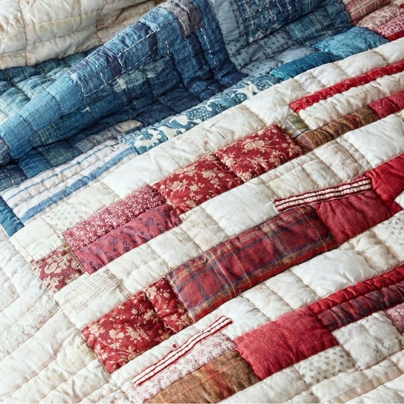 Pottery Barn Americana California King Quilt & Pillow Shams - Picture 5 of 12